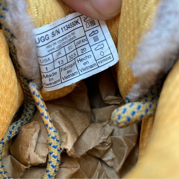 UGG HIGHLAND HI HERITAGE UNYSEX-CHILD SUEDE SHOES SIZE 1 - Picture 9 of 9